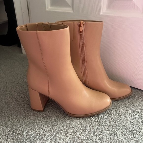 Women’s Heeled Booties - Picture 3 of 5